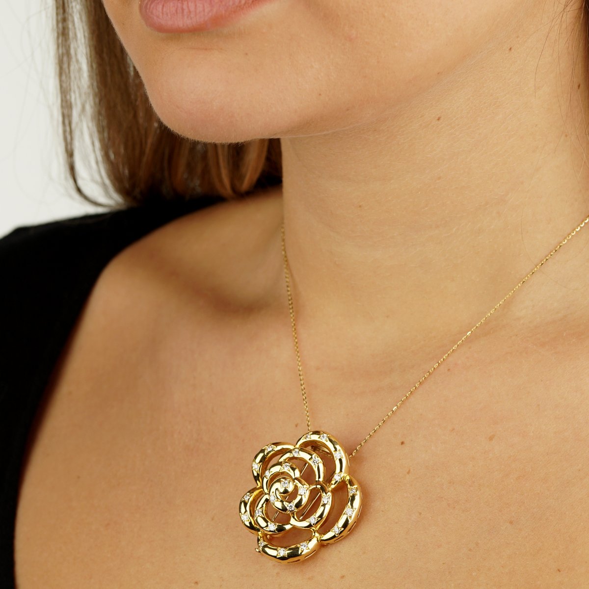 Van Cleef Arpels Flower Diamond Gold Brooch