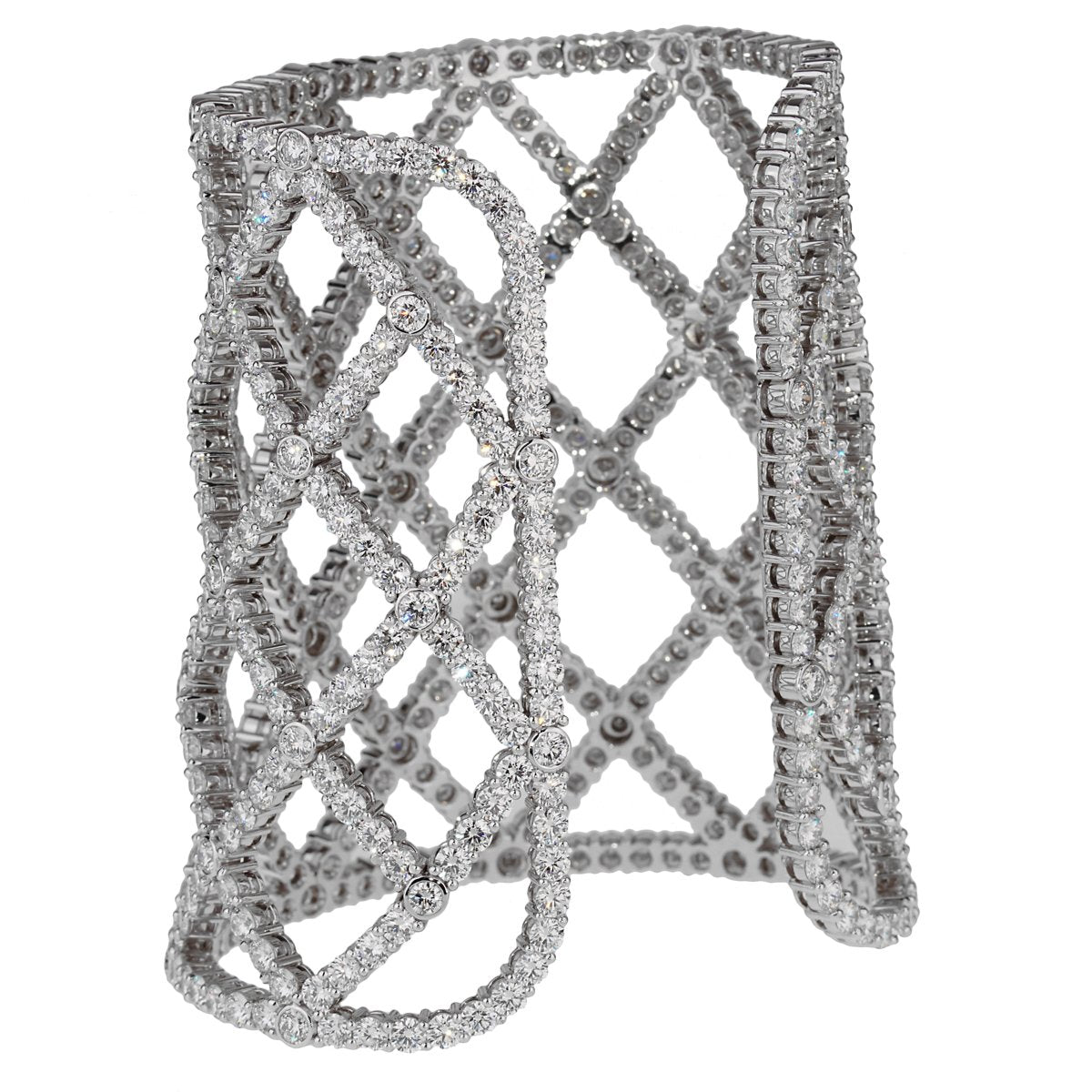 Boucheron 64.47ct Weave Diamond 18k White Gold Cuff