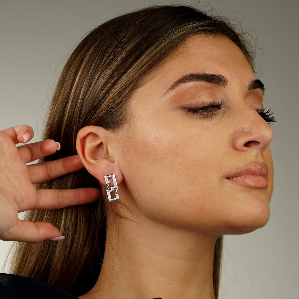 Cartier Le Baiser Du Dragon Diamond White Gold Earrings