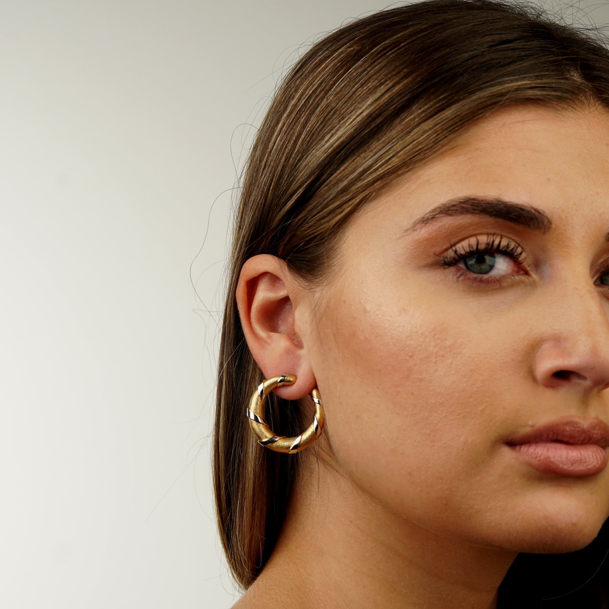 Cartier Paris 18k Yellow & Yellow Gold Hoop Earrings