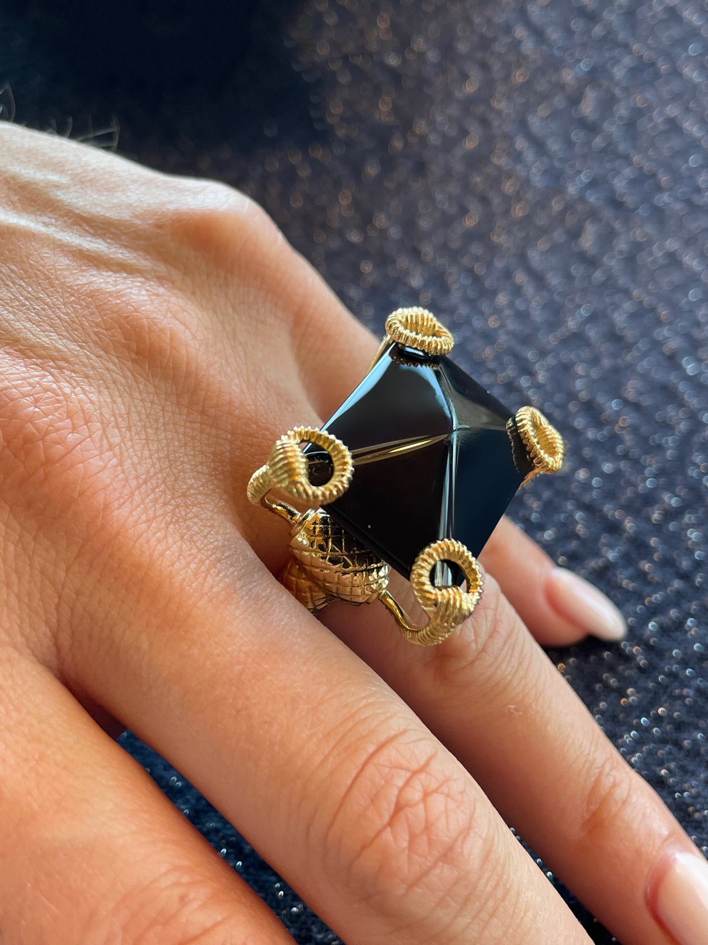 Gucci Horsebit Onyx 18k Yellow Gold Cocktail Ring Sz 5